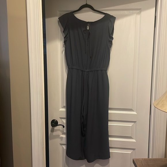 Loft Outlet romper, ruffle sleeve, tie and zip back - Picture 4 of 4